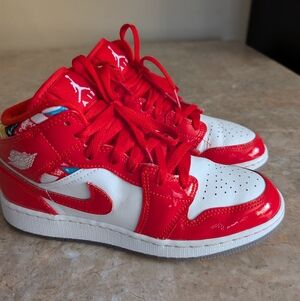 Nike Air Jordan 1 Mid Se Chile - Red White Pollen #DC7249-600 Yount Size 5.5Y